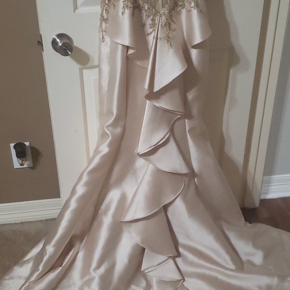 Prom Dress Gorgeous!! - Picture 8 of 16